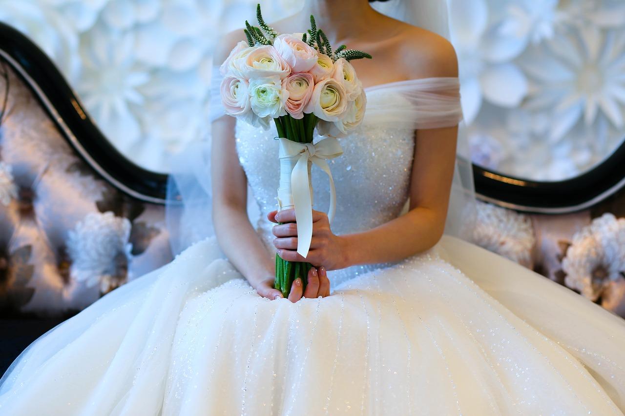 Jak znaleźć wygodną i piękną suknię ślubną?