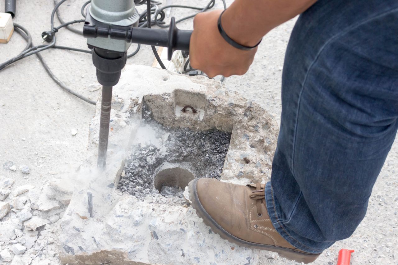 Budownictwo – za pomocą czego sprawdzić wytrzymałość betonu?