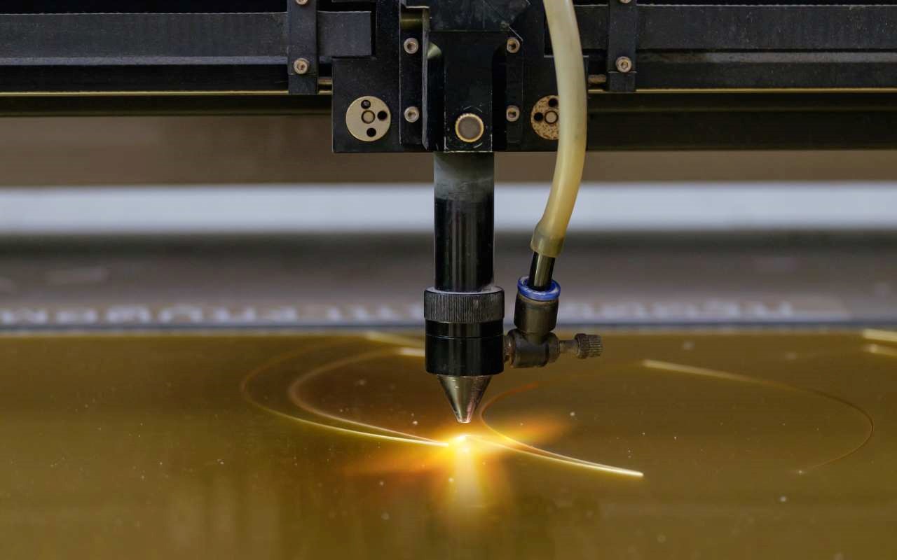 Cięcie laserowe – do czego powszechnie jest wykorzystywane