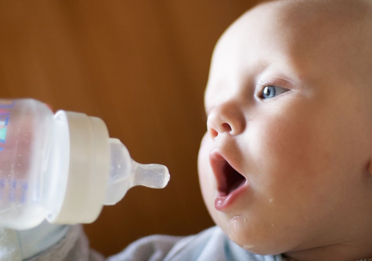 Na co warto zwrócić uwagę, gdy wybiera się mleko dla dzieci?